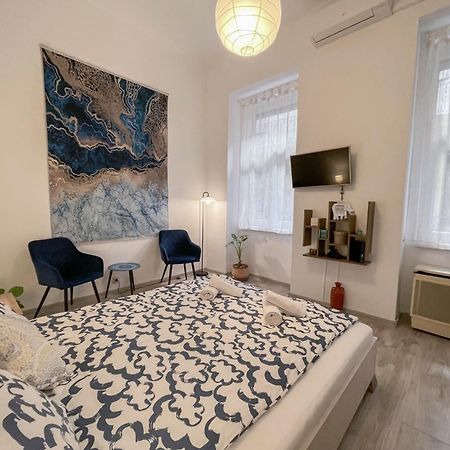 Free Parking, Downtown Apartment Near New York Cafe Budapest Exterior foto