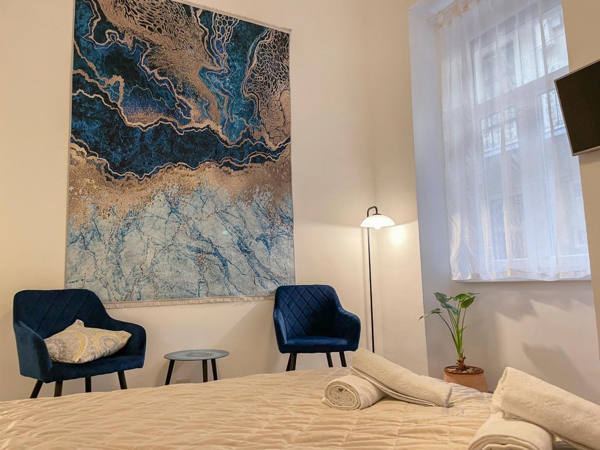Free Parking, Downtown Apartment Near New York Cafe Budapest Exterior foto