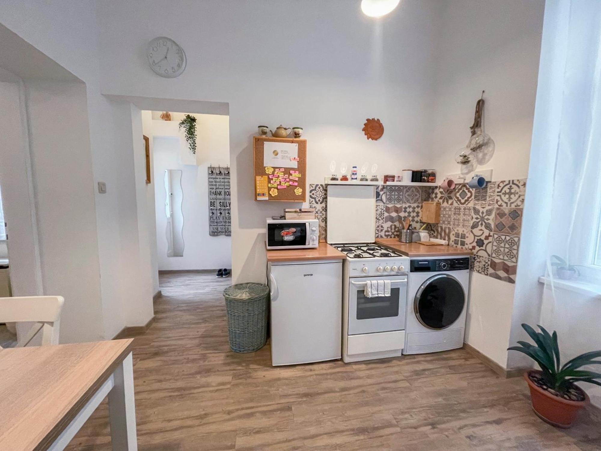 Free Parking, Downtown Apartment Near New York Cafe Budapest Exterior foto